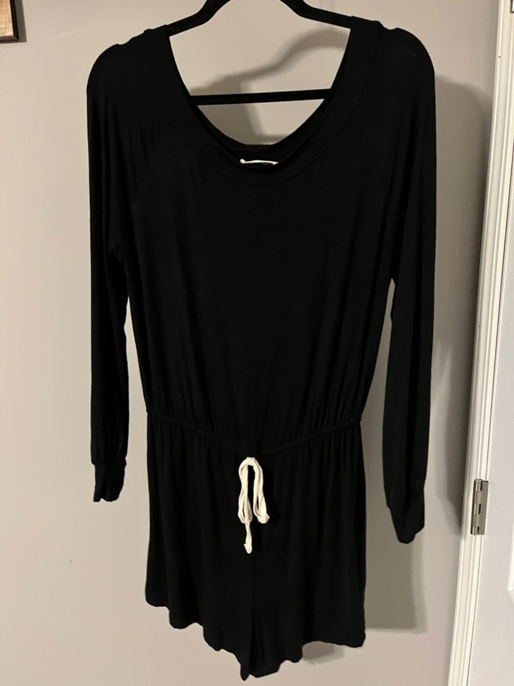 eesome Black Long-Sleeve Drawstring Romper